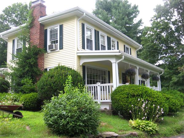 Single Family Home for Sale, ListingId:17170488, location: 64 Mashapaug Road Holland 01521