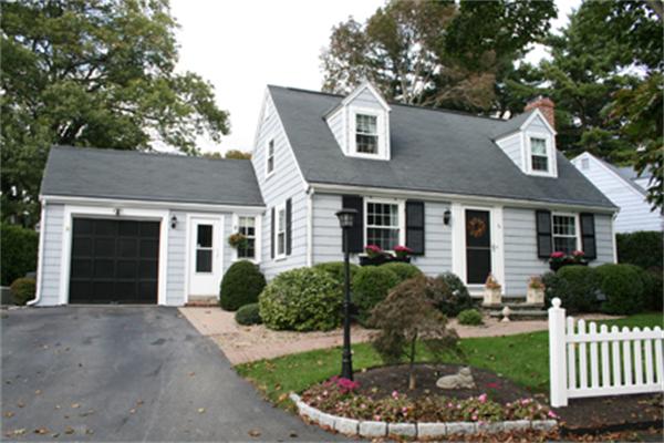 Single Family Home for Sale, ListingId:17271300, location: 6 Laurel Road Lynnfield 01940