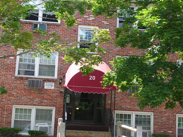 Single Family Home for Sale, ListingId:18473581, location: 20 Danbury Dr Methuen 01844