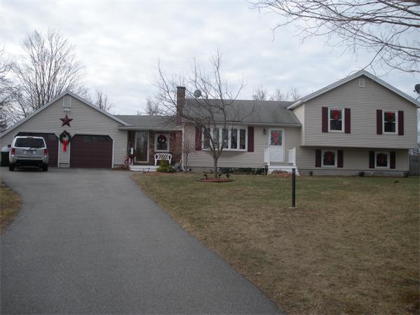 Single Family Home for Sale, ListingId:17889717, location: 55 Exeter Road Kingston 03848