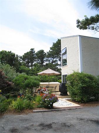 Single Family Home for Sale, ListingId:17899052, location: 90 Shore Dr (West) Mashpee 02649