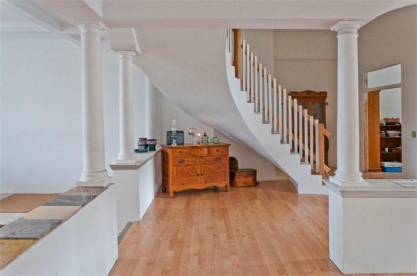 Viewing Image 10