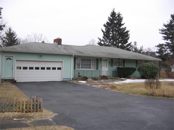 Real Estate for Sale, ListingId:18041198, location: 42 Pearl Brook Rd Lunenburg 01462
