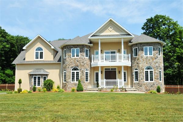 Single Family Home for Sale, ListingId:18605087, location: 2 Bridle Path Lynnfield 01940