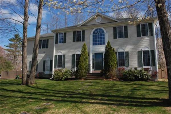 Single Family Home for Sale, ListingId:18670759, location: 25 Spindle Tree Ln Amesbury 01913