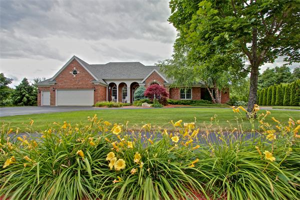 Real Estate for Sale, ListingId:19003523, location: 12 Elizabeth Dr Auburn 01501