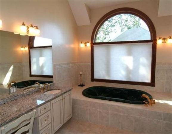 9 Olde Farm Road Woburn, MA 01801