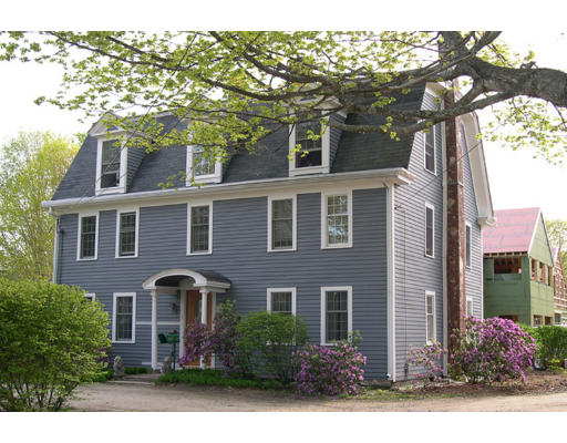 3 Mason St