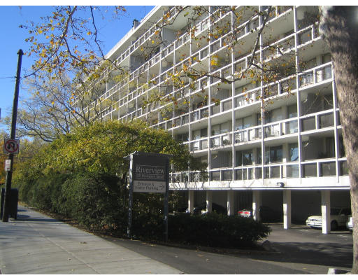221 Mt. Auburn Street, Cambridge, MA. Harvard Square. (Riverview).
