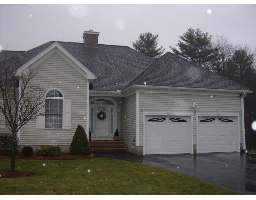 54 Holly Ln, Dracut, MA, 01826, USA