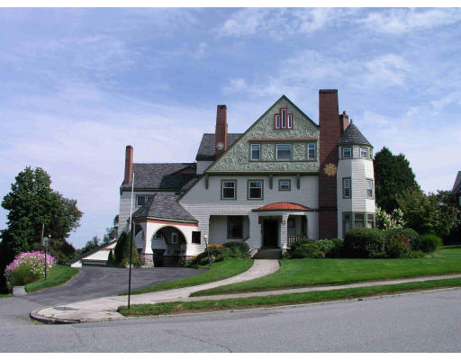 32 Belmont Ave