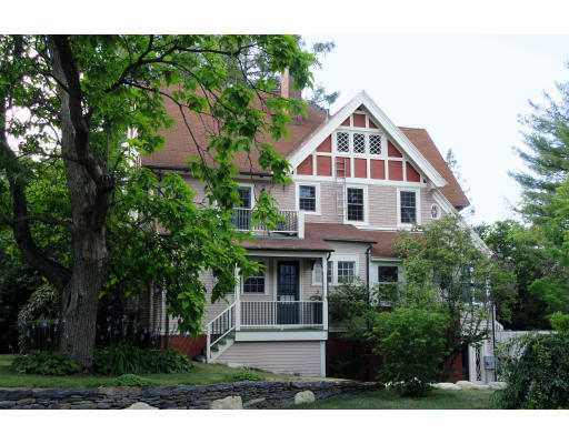 95 Round Hill Road