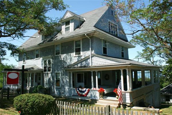 19 Holbrook Ave, Hull, MA, 02045, USA