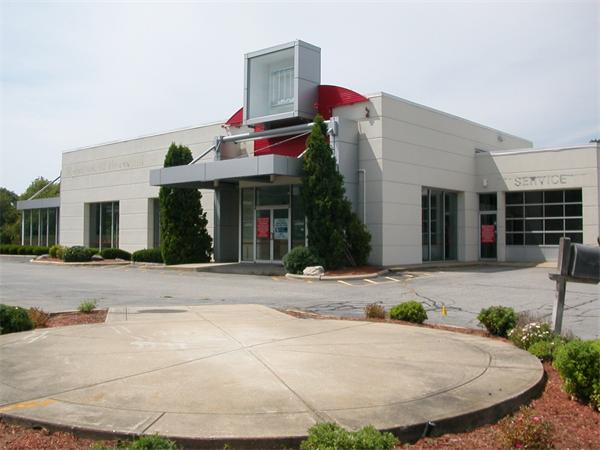 915 South Main