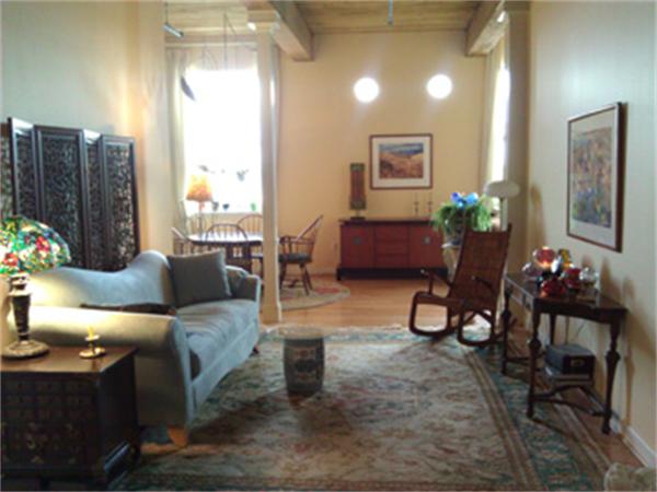 52 Lawrence Dr