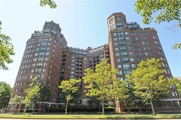 Click for Rogers Street #PH19, Cambridge, MA slideshow