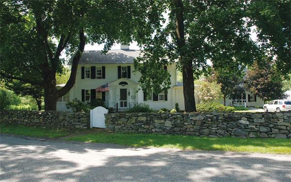 27 Meadowbrook Rd