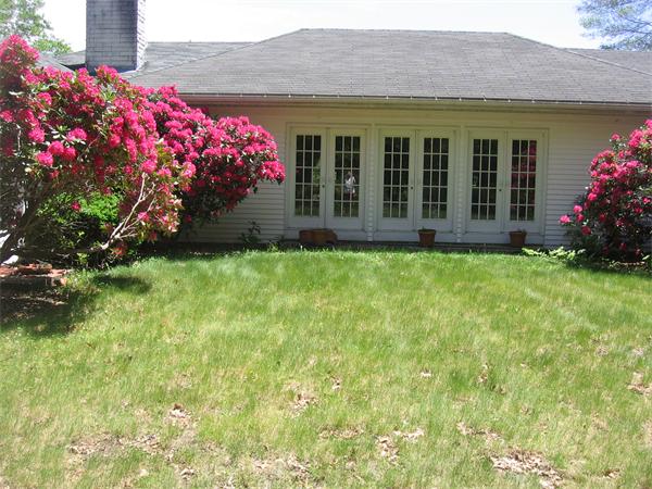 49 Eisenhower Dr
