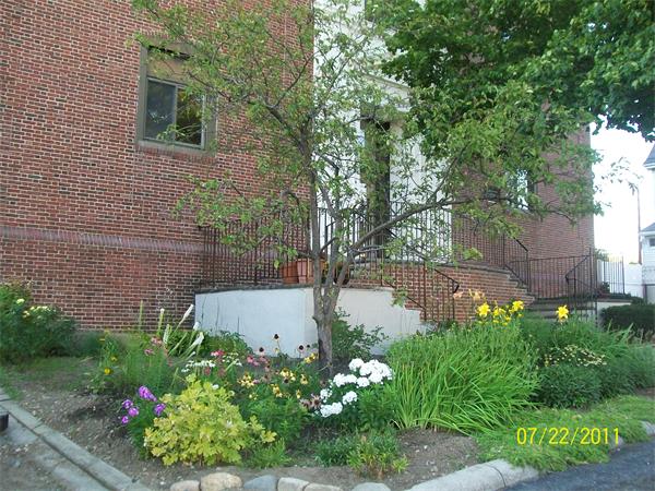 12 Locust St