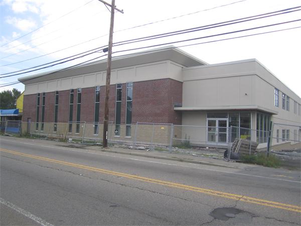655 Centre St