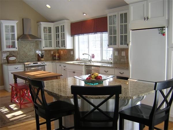 5 Bartlett Ave, Medfield, MA 02052