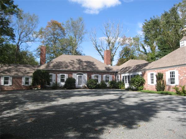 43 Strawberry Hill St