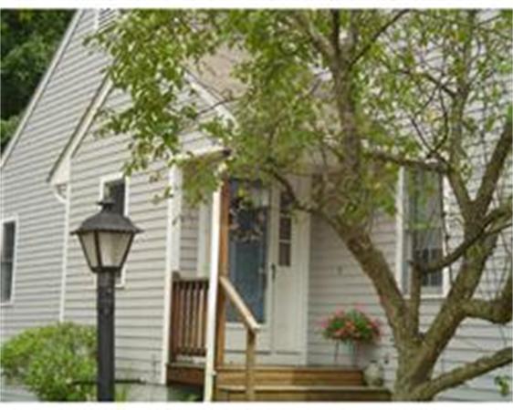 28 Laurelwood Dr
