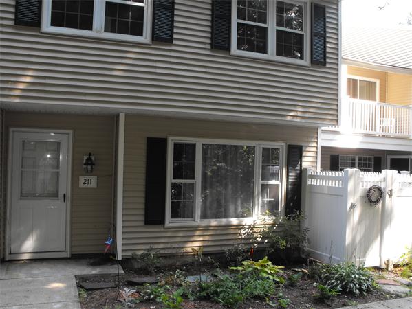 211 Edgebrook drive