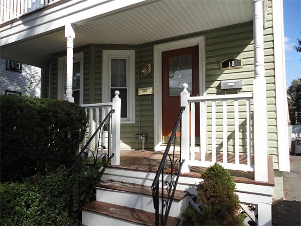 18 Decker St