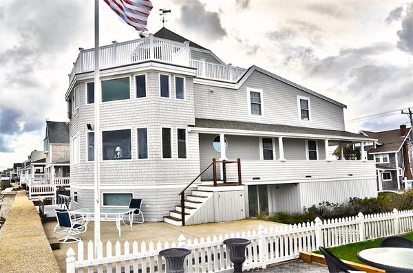 90 Bay Ave