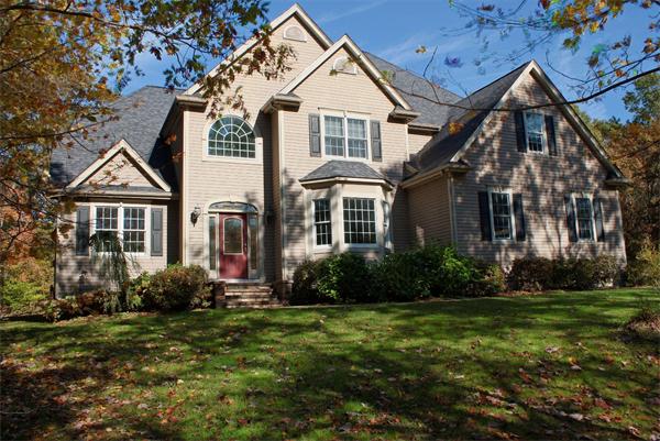 57 ROBINCREST CT