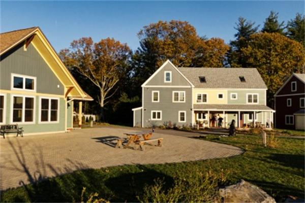16 Village Ln