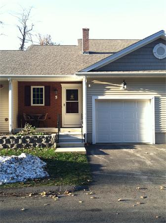 5 Maple Brook Dr