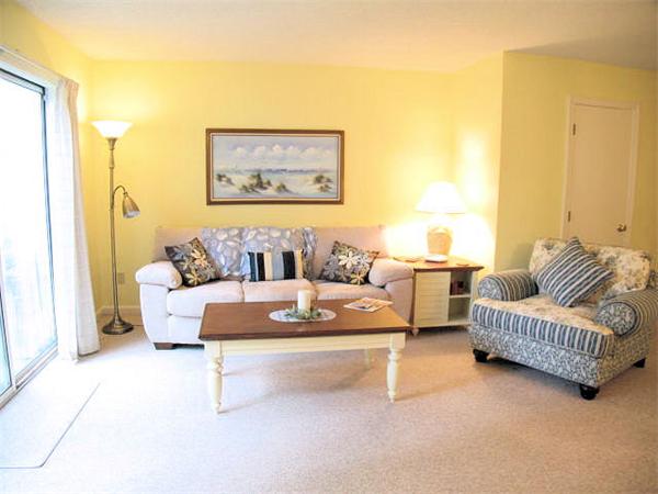 9 Howland Cir