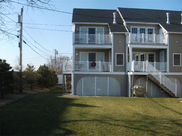 595 NORTH END BLVD