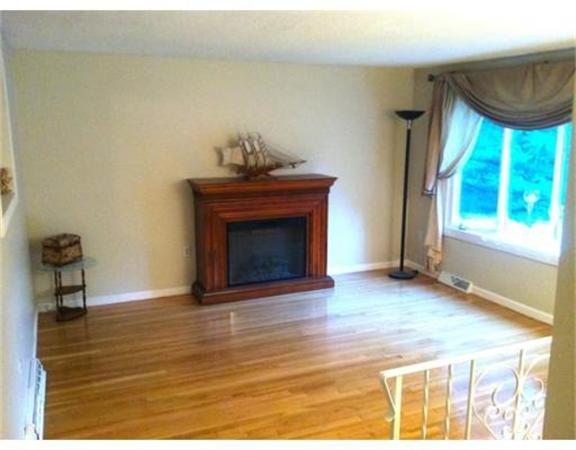 11 Cove St, Chelmsford, MA 01824, MLS #71331491