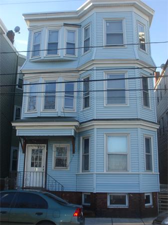31 Library St