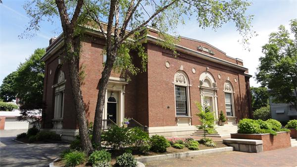 61 Pleasant Street