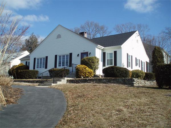 2221 Highland Ave