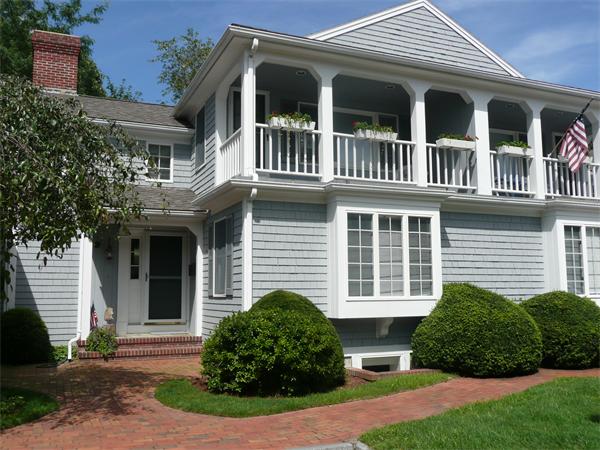 716 Main St