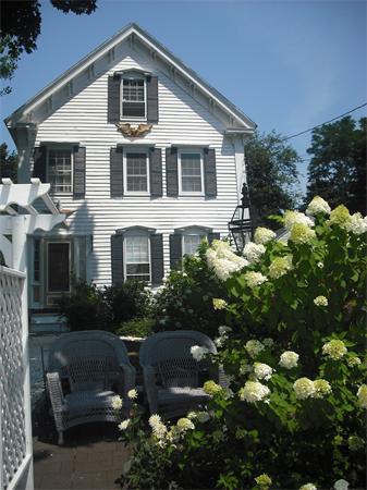  Amesbury MA Open Houses | Open Homes | CPC Open Houses, Stop in for some Cheese and Crackers on your way home and check out this beautif