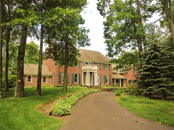14 High Meadow Cir