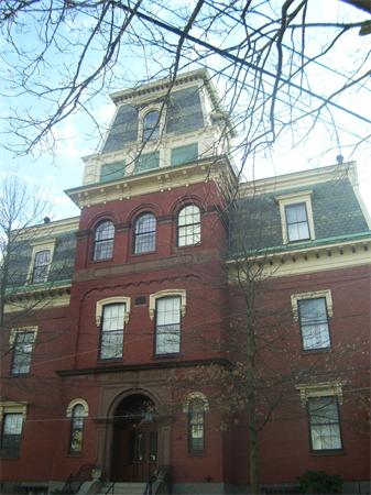 1 Broad St