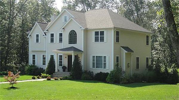 28 Londonderry Ln
