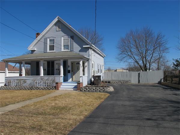 310 E Main St