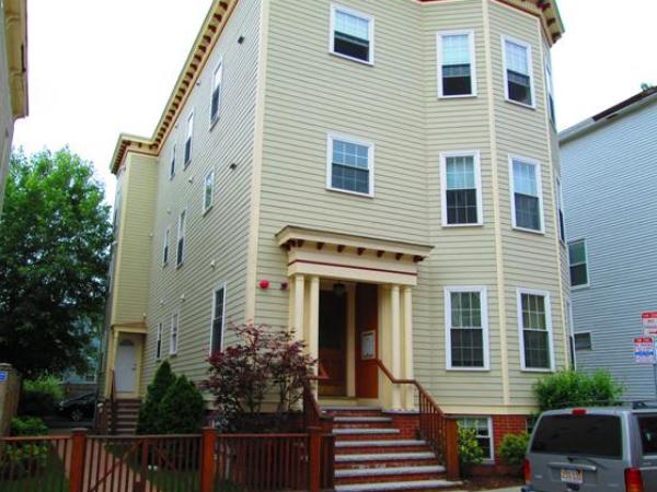 202 Green St