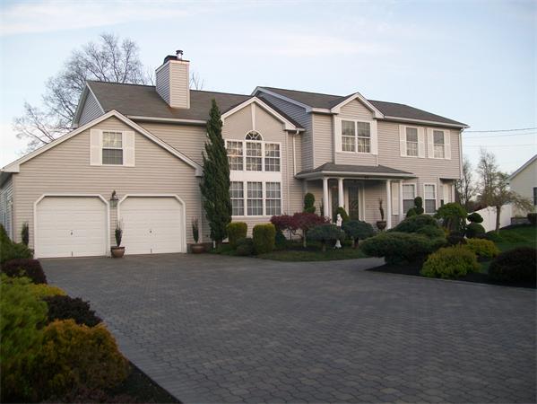 94 Windward Dr