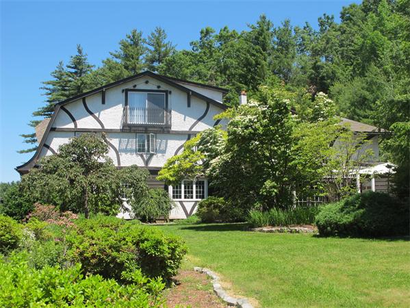 88 River St