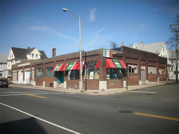 371 Main St
