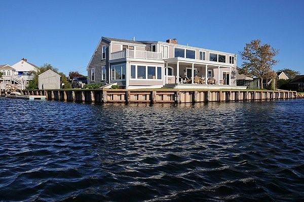 16 Swordfish Dr